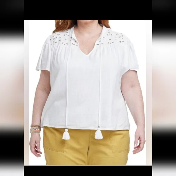 White Eyelet Detail Women's Top - Picture 1 of 1